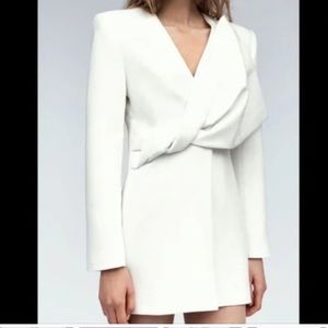 Zara limited edition white blazer dress NWT, with bow design size small